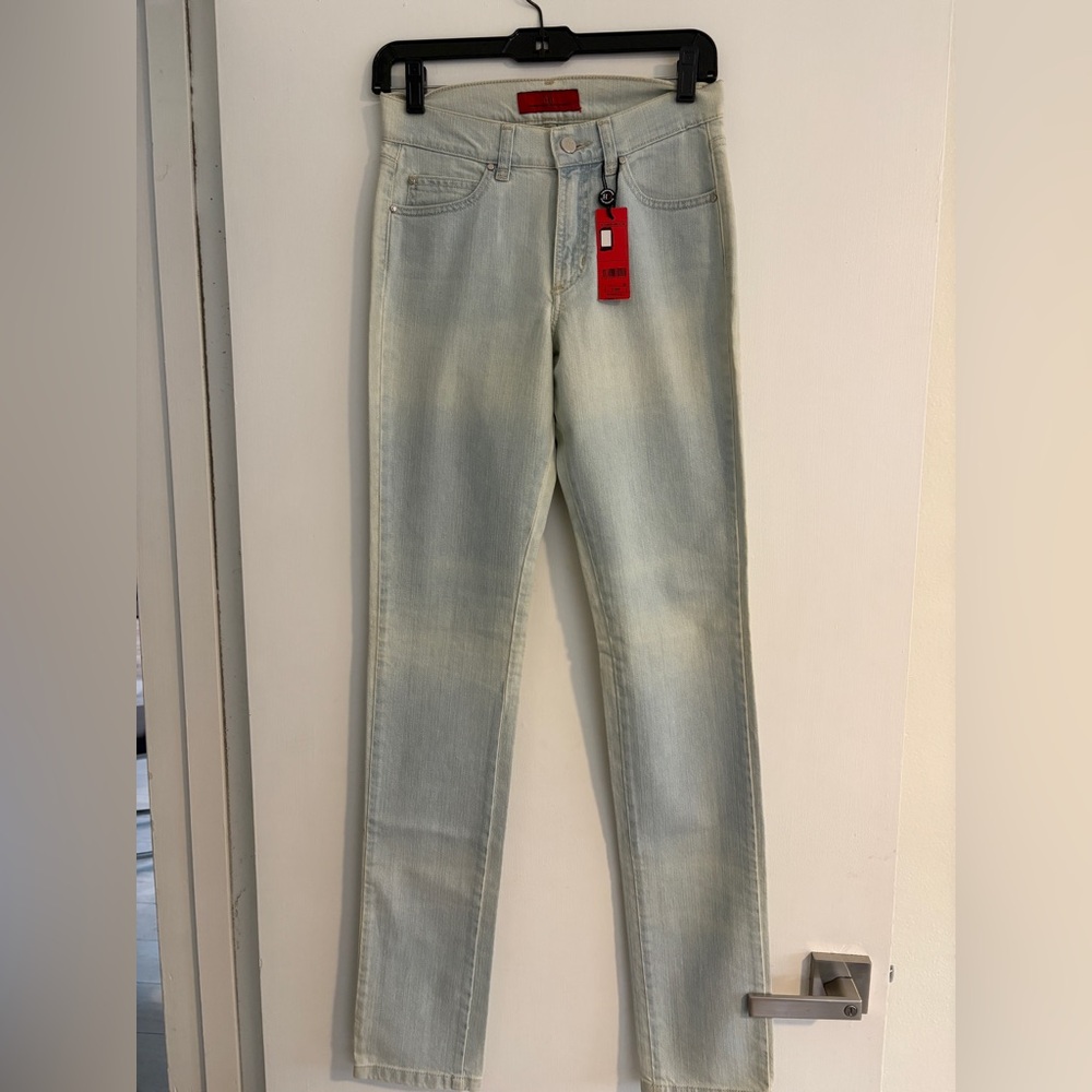 Authentic Carolina Herrera Light Wash Women’s Jeans - Classic Straight Leg